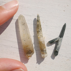 天然石ヒマラヤ水晶(ガネーシュヒマール・ラパ産)詰め合わせ合計約3.3gクローライト水晶[ghqc-181211-06] 4枚目の画像