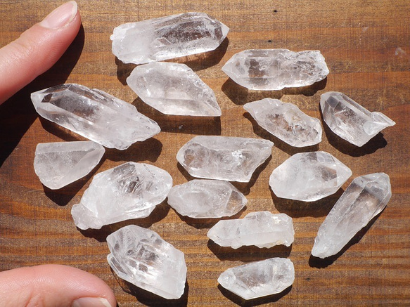 天然石クォーツ(ブラジル産)天然水晶ポイント結晶原石さざれ約100～103g詰合せ[bq-190313-01] 6枚目の画像
