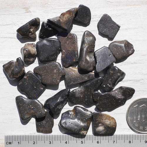 天然石ブラックマトリックスオパール大きめさざれ石 約25g詰合せ 約