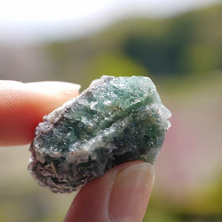 天然石ドゥルージーフローライト(コロラド州産)結晶原石 約13g 約31mm グリーン[df-190523-01] 6枚目の画像