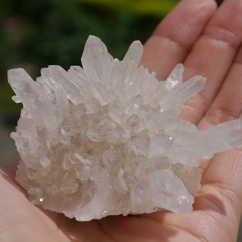 天然石ブルガリア産 水晶クラスター 約101g 約高40mm幅69mm 花のように 