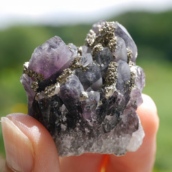 天然石ブルガリア産 パイライト共生ブラックアメジストクラスター 約33.4g 紫水晶[bapc-190824-02] 2枚目の画像