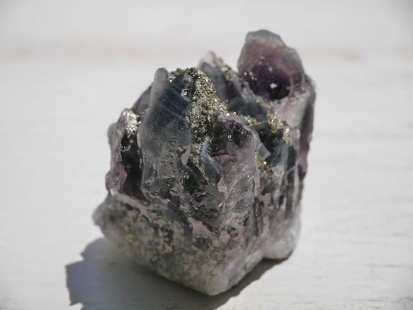 天然石ブルガリア産 パイライト共生ブラックアメジストクラスター 約33.4g 紫水晶[bapc-190824-02] 8枚目の画像