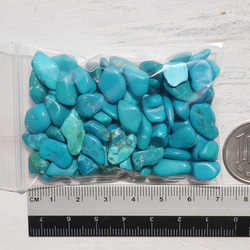 天然染色ターコイズ(アリゾナ産)色調整さざれ石 約50g約7mm～16mm穴なし12月誕生石[sa-190904-01] 5枚目の画像