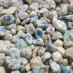 天然石アズライトイングラナイト(ヒマラヤK2産)さざれ石約50g約3mm～10mm穴なし[sa-190904-02] 3枚目の画像