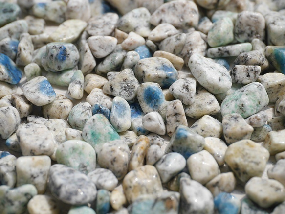 天然石アズライトイングラナイト(ヒマラヤK2産)さざれ石約50g約3mm～10mm穴なし[sa-190904-02] 3枚目の画像
