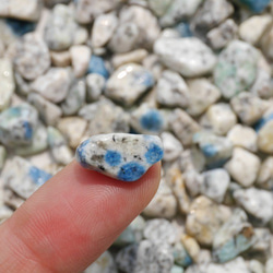 天然石アズライトイングラナイト(ヒマラヤK2産)さざれ石約50g約3mm～10mm穴なし[sa-190904-02] 7枚目の画像