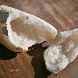 天然石ミニジオード(モロッコ産)約67×44×31mm約56g 手のひらサイズ晶洞1ぺア[geo-191112-06] 1枚目の画像