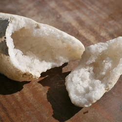 天然石ミニジオード(モロッコ産)約67×44×31mm約56g 手のひらサイズ晶洞1ぺア[geo-191112-06] 7枚目の画像