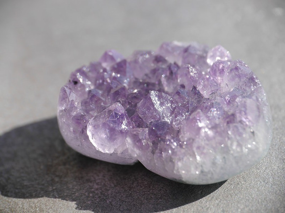 天然石アメジスト(ブラジル産)ハート型クラスター 約24g 約38×32×17mm 紫水晶[amh-191210-04] 2枚目の画像