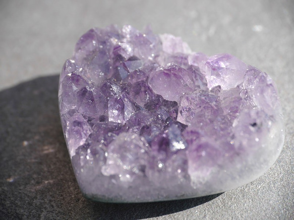天然石アメジスト(ブラジル産)ハート型クラスター 約24g 約38×32×17mm 紫水晶[amh-191210-04] 7枚目の画像