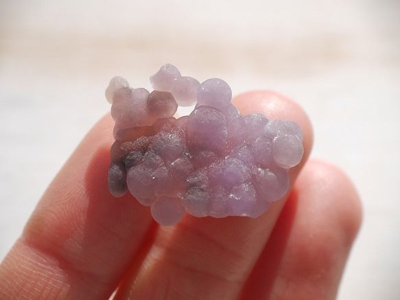天然石グレープカルセドニー(インドネシア産)約3.2g約25mm 結晶原石ぶどう状紫玉髄[gc-200117-01LD] 5枚目の画像