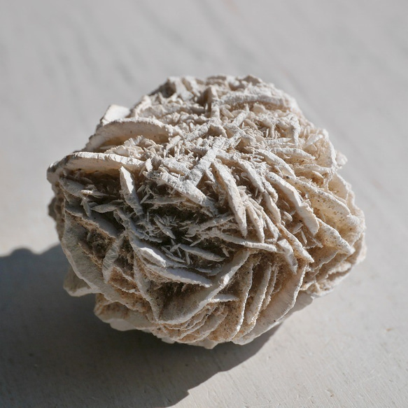 現物☆天然石ジプサムローズ(メキシコ産)約37g約40mmデザートローズ  砂漠の薔薇[gyr-200130-05] 4枚目の画像