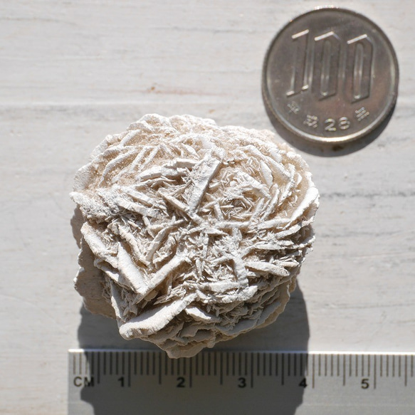 現物☆天然石ジプサムローズ(メキシコ産)約37g約40mmデザートローズ  砂漠の薔薇[gyr-200130-05] 5枚目の画像