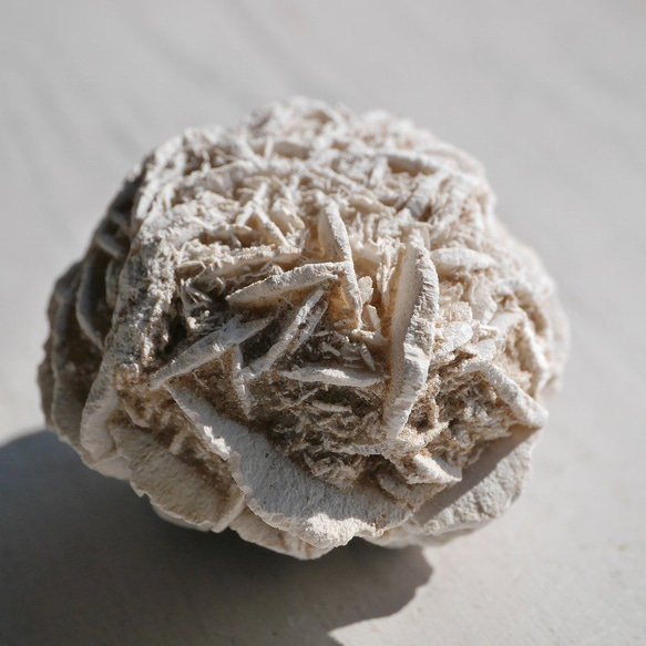 現物☆天然石ジプサムローズ(メキシコ産)約37g約40mmデザートローズ  砂漠の薔薇[gyr-200130-05] 8枚目の画像