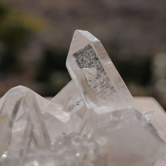 天然石アーカンソー州産水晶クラスター 約62g 約高48幅74奥行58mm 虹入り[aqc-200219-01] 6枚目の画像