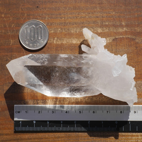 天然石アーカンソー州産水晶クラスター 約111g 約90×29×50mm 虹入り極太[aqc-200219-02] 5枚目の画像
