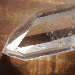 天然石アーカンソー州産水晶クラスター 約111g 約90×29×50mm 虹入り極太[aqc-200219-02] 7枚目の画像