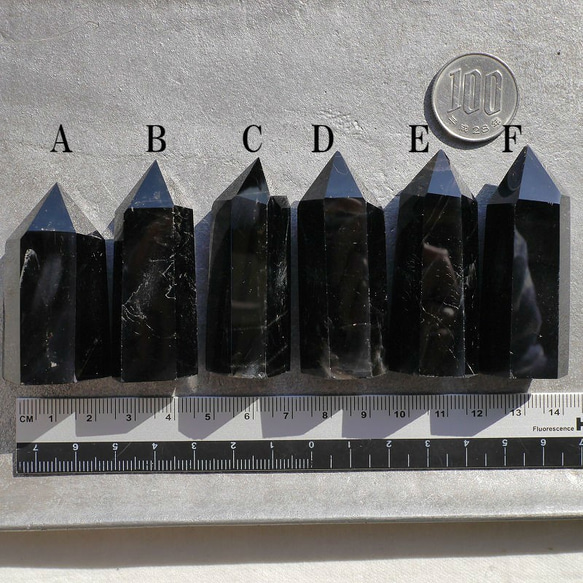 選べる♪天然石モリオン(チベット産)約30～38g高約48～57mm 研磨ポイント六角柱[mp-200305-02] 2枚目の画像