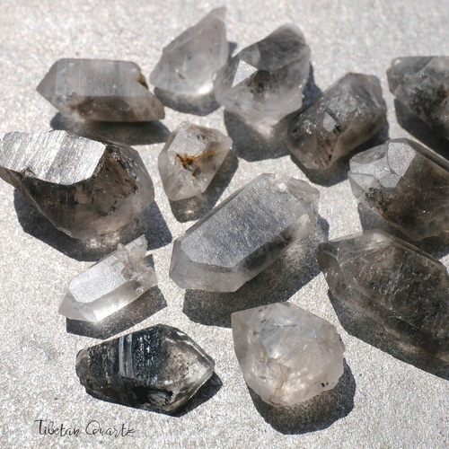 天然石チベタンクォーツ(四川省チベット産)結晶ポイント原石 合計約30g