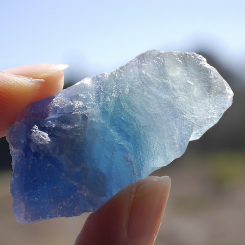 フローライト 青色 紫色 手のひらサイズ 現物☆天然石フローライト(ブラジル産)原石 ブルー系4個合計約82g