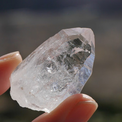 天然石水晶(コロンビア産)約14g約35mm結晶ポイント虹入り原石高透明度クリスタルクォーツ[cq-200416-02] 6枚目の画像