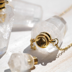 選べる♪天然石水晶のスリムなアロマボトル 石をくり抜いて作られた香水瓶 ネックレス付き[ab-200708-02qz] 7枚目の画像