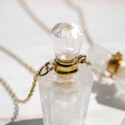 選べる♪天然石水晶のスリムなアロマボトル 石をくり抜いて作られた香水瓶 ネックレス付き[ab-200708-02qz] 8枚目の画像