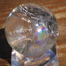 天然石 直径約35mmレインボークォーツ(ブラジル産)水晶スフィア約58g丸玉大きな虹入り[rbq-200715-02] 9枚目の画像