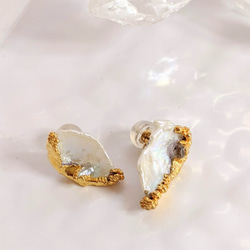 珍珠耳環花瓣淡水珍珠不對稱耳環 第1張的照片