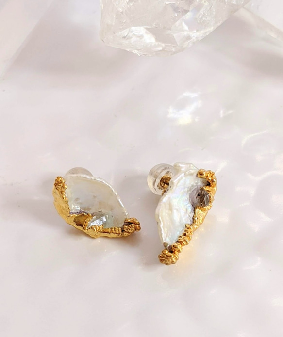 珍珠耳環花瓣淡水珍珠不對稱耳環 第1張的照片