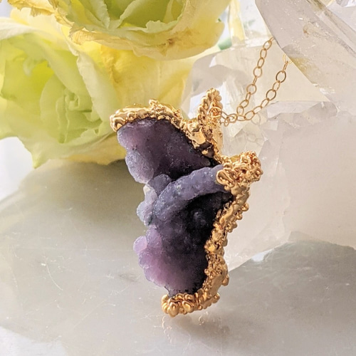 グレープアゲート（カルセドニ）ペンダント ネックレス・ペンダント