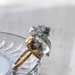 Manihar的Clawlite水晶戒指喜馬拉雅水晶點 第2張的照片