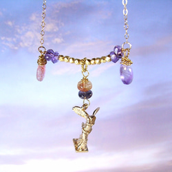 勝利女神耐克太陽石和苔蘚紫水晶項鍊 第1張的照片