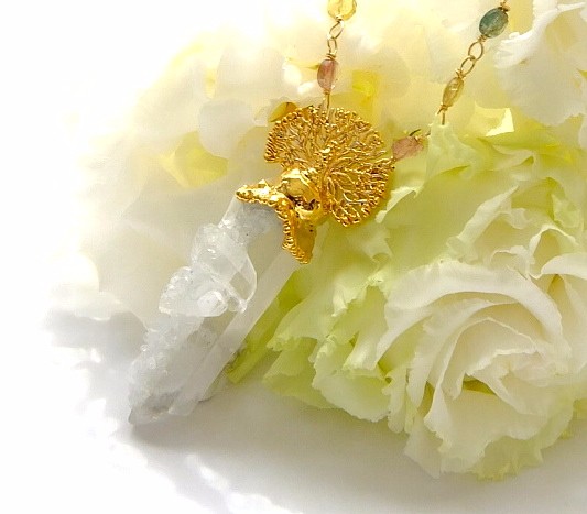 水晶ポイント 白孔雀のネックレス