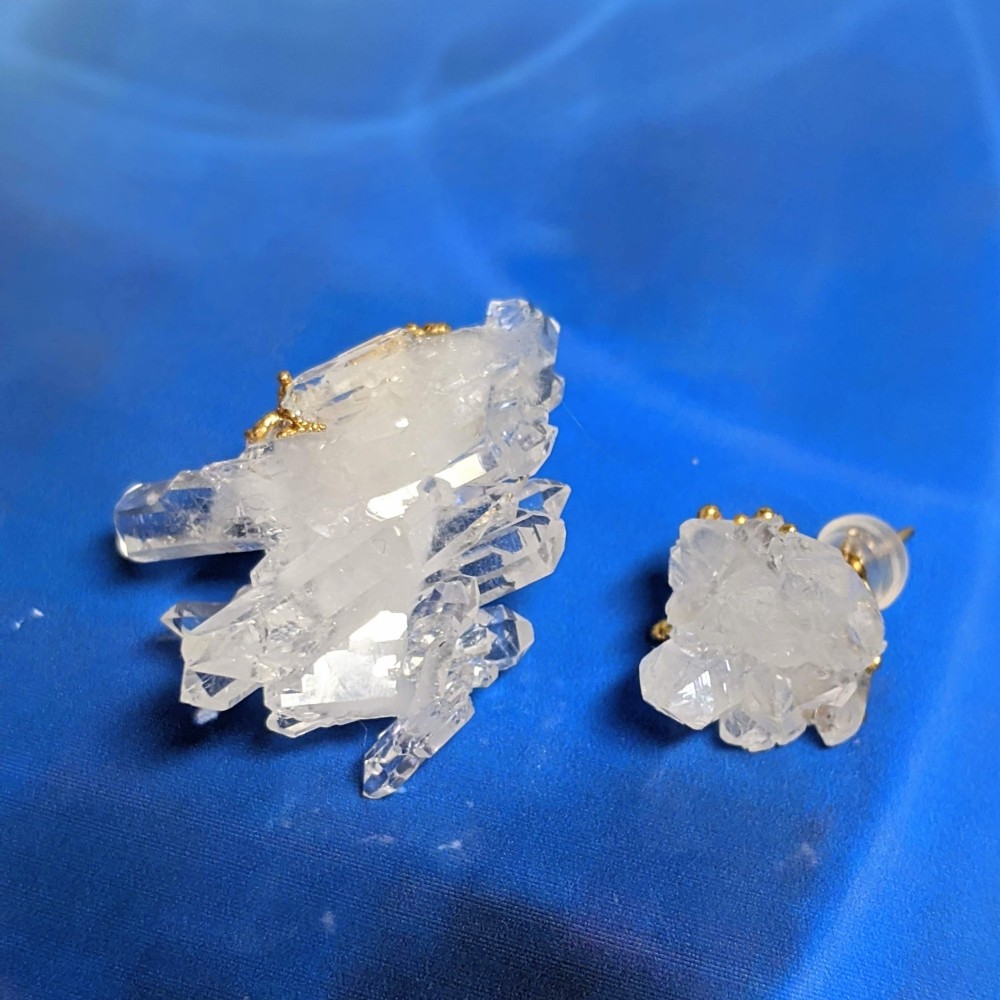 水晶クラスター アシンメトリーピアス トマスゴンサガ産