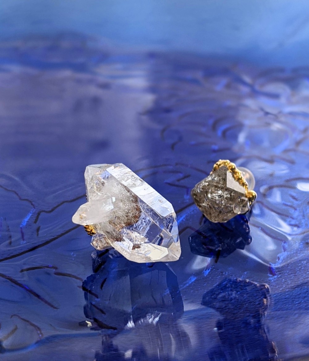 水晶アシンメトリーピアス
