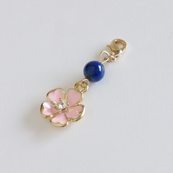 ❀日本の国花❀ 桜とラピスラズリのマスクチャーム（ライトゴールド） 3枚目の画像