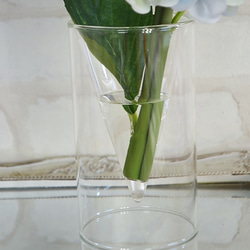 おしゃれな花瓶の紫陽花アレンジ（ライトブルー&ライトグリーン）マジカルウォーター使用 6枚目の画像