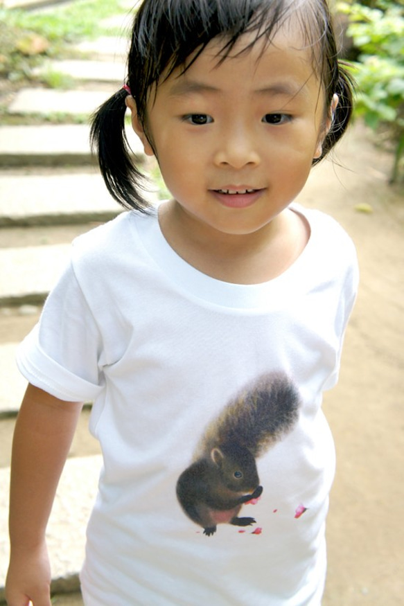 {E&A Life Design}赤腹松鼠 T-shirt (兒童款-山櫻花) 第1張的照片