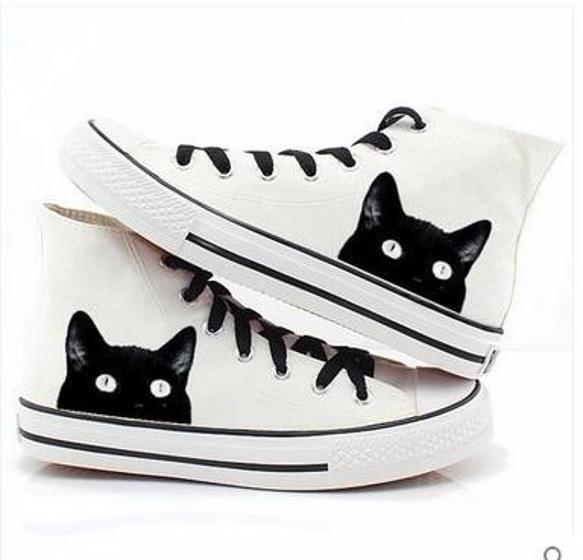 猫 スニーカー キャラクター レディース シューズ 靴 イラスト 猫柄 黒猫 かわいい ハイカット 1枚目の画像
