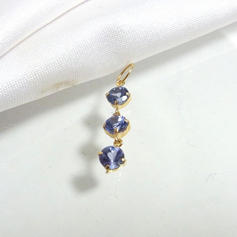 K18　4mm 3連 タンザナイト ペンダント トップ