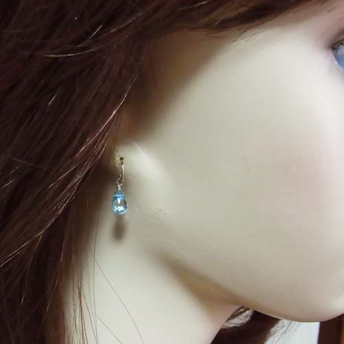 K18 ホワイトゴールド スイスブルートパーズ ピアス ピアス（フック