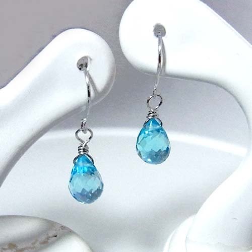 K18 ホワイトゴールド スイスブルートパーズ ピアス ピアス（フック