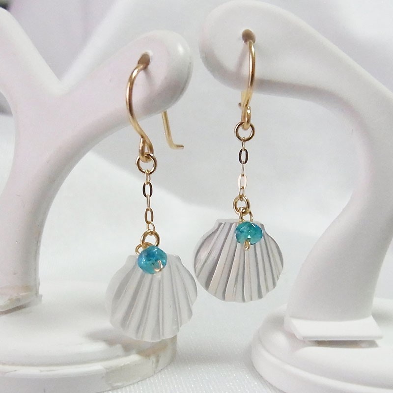 K18 白蝶貝 シェル 貝殻 アパタイト ゴールド ピアス