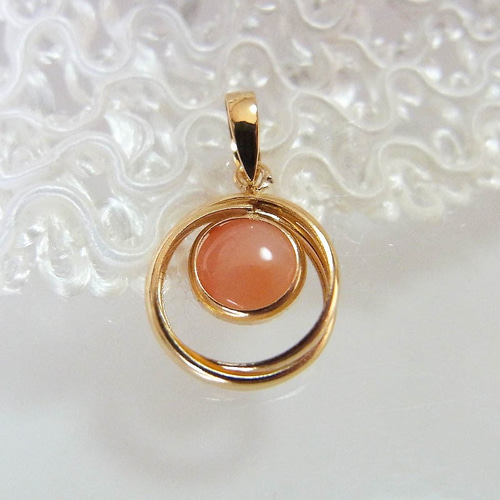 K18 桃色珊瑚のペンダントトップ