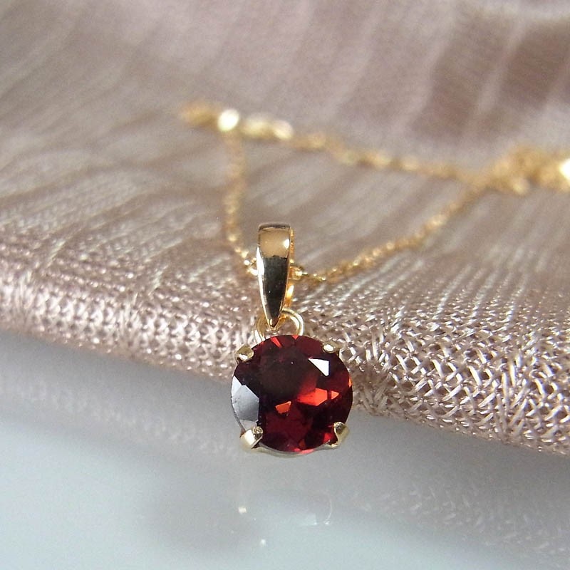 K18　5mmモザンビーク ガーネット ネックレス トップ