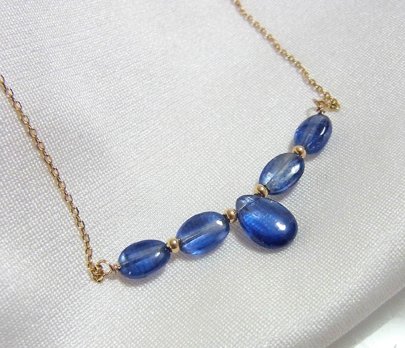 K10 カイヤナイト バータイプネックレス