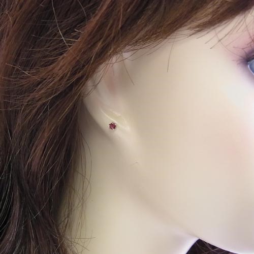 Pt900 小さな小さな 3mmガーネット プラチナ ピアス ピアス（スタッド