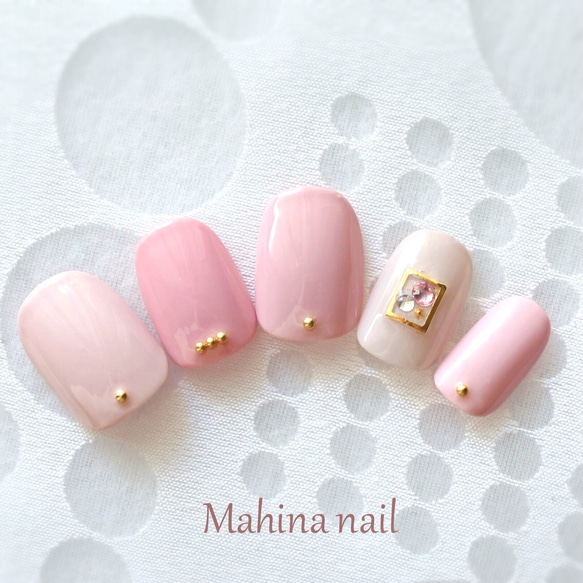 ピンクの5色グラデーション ネイルチップ（つけ爪） Mahina nail
